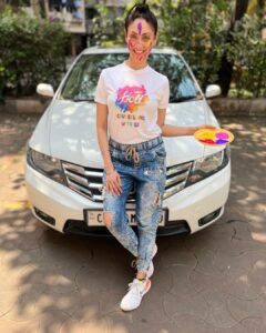 Gurleen Chopra Instagram - ENJOY THIS FESTIVAL OF COLOURS LOVE U ALL…. GC