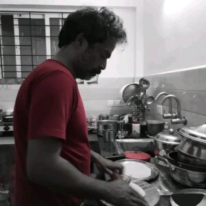Guru Somasundaram Instagram - Broke into a house to make breakfast 😈
@sagarsathyan

#chapati #dalfry