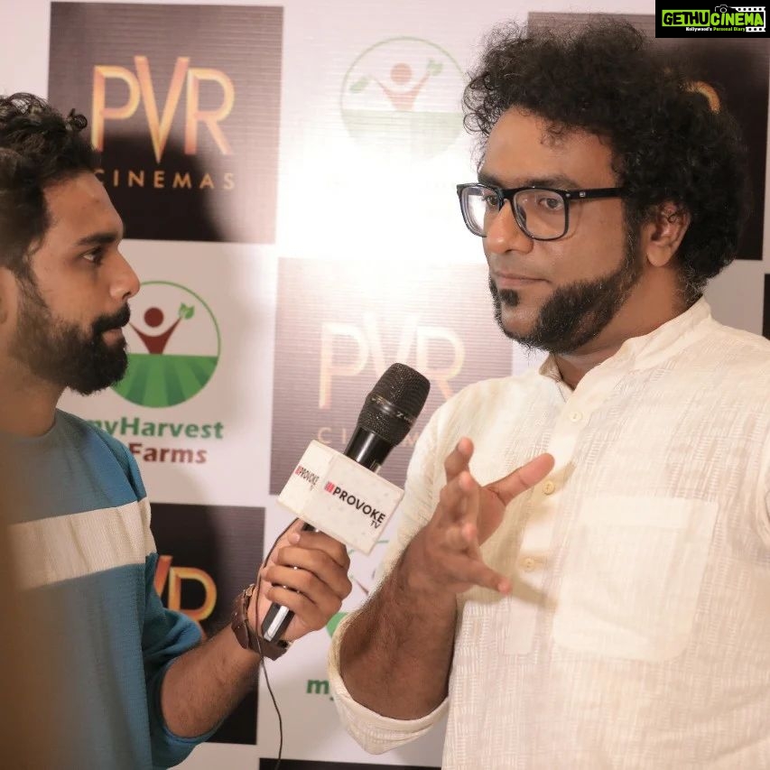 Haricharan Instagram - Had such a Good time watching #kadaisivivasayi with my friends from @myharvestfarms My wife @pavithramala_h & I are proud to be Urban Farmers. The Movie itself was Awakening, makes us realise the Importance and innocence in Organic traditional farming as opposed to modern chemical farming practices. As responsible & Sincere citizens we need to be watchful & Patient with the things we consume. Anything which is Cheaper takes A TOLL ON OUR health. We need to strive forward in the Traditional Nutritious way. @musicsanthosh hats off! Your Music was on a Diff tangent yet suited the Movie so much. Great performances. Thank you @archanastalin for Inviting us ❤️