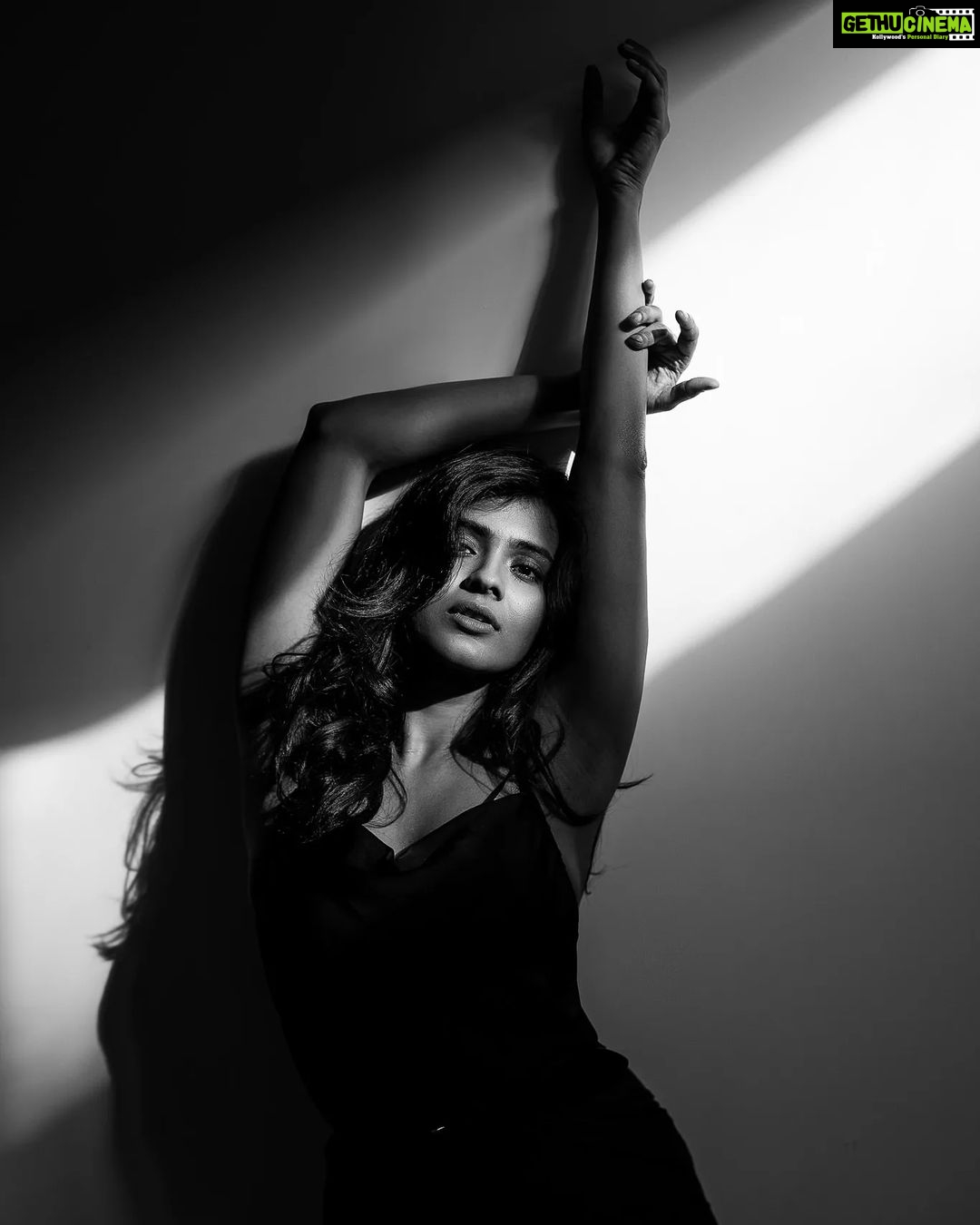 Hebah Patel - 53.1K Likes - Hebah.
From the archives, 2019.
This shoot feels like it was ages ago! But hey the world was different too, back then. These photos are a result of me bumping into Hebah on a flight, she was the sleepyhead in the middle and I was on window taking photos during landing. 🤣 That chance meeting is like a lot of my photos - being at the right place, at the right time, with a bit of luck thrown in. Or wait, what is that they say about chance favoring the prepared mind. 👀
Anyhoo. See these 8 photos, and talk to the me in the comments. 😁
#chasinglight #makeportraits #beauty