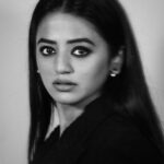 Helly Shah Instagram - 🤫 📸- @smileplease_25