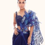 Hina Khan Instagram - Cover girl for @azafashions 🦋 . #Repost @azafashions with @make_repost ・・・ Meet @realhinakhan, the multitalented star gracing the cover of our latest #AzaMagazine. ''I was pursuing my BBA degree when I was chosen to play the lead in my first TV show. Right after I auditioned for Akshara, things started happening very fast. I had to move to Mumbai obviously, but my father always had my back. When I explained to him the opportunity I was presented with, he ensured that my dreams got the support they needed. He pushed me to complete my studies – and that was his only condition – so I did! Of course, in those days, shooting shifts were never-ending. As the lead, I had to shoot for long hours, sometimes overnight. So, I would study between the shots or at night after pack-up. It wasn’t easy but my perseverance was based on my father’s vision of me being someone I could never see. He was my greatest support.” Get to know #HinaKhan and read all about her journey in the #Aza Magazine #coverstory (link in bio): https://magazine.azafashions.com/books/brgm/ On Hina- Outfit: @amitaggarwalofficial Earrings, ring and bracelet : @goenkaindia Blue bracelet: @hybajewels Editor: @devanginishar Photographer: @rahuljhangiani Interview: @sreemita_bhattacharya Styled by: @sayali_vidya Makeup: @sachinmakeupartist1 Hairstyling: @arbazshaikh6210 Talent Management: @stellaartalent #AzaFashions #MagazineCover #YehRishtaKyaKehlataHai #biggboss #Naagin5 #Bollywood #celebrity #celebstyle #celebritystyle #celebrityfashion #AmitAggarwal #saree