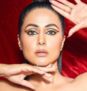 Hina Khan Instagram - 🖤🖤