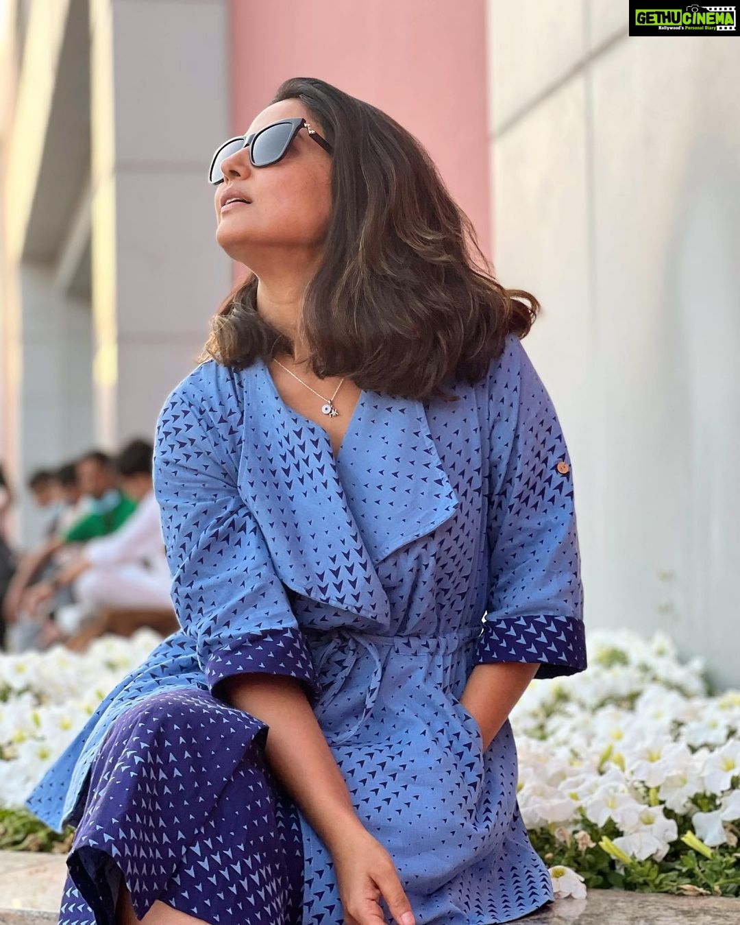 Hina Khan Instagram - Well, Hello there.. 💙