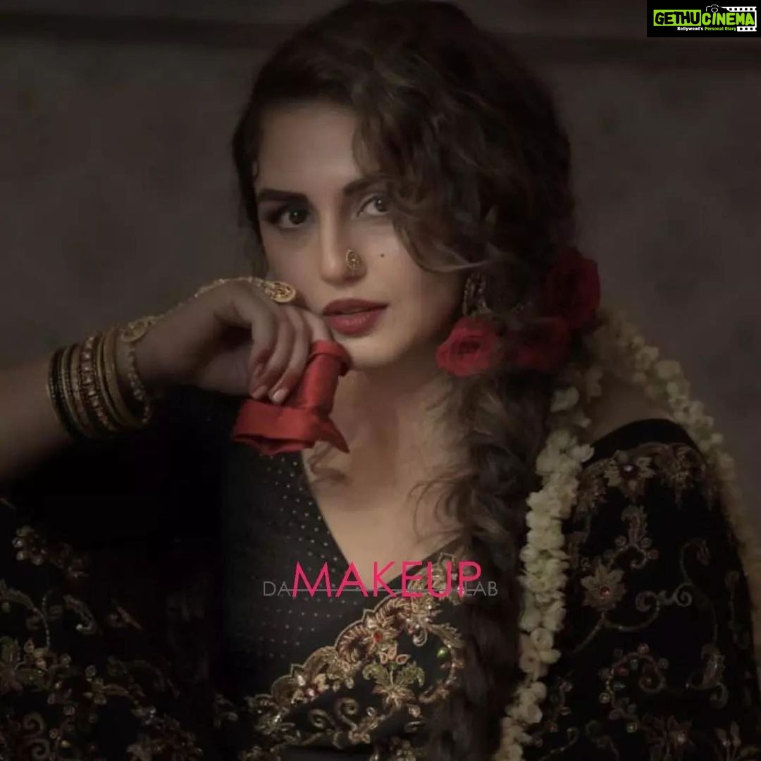 Huma Qureshi Instagram - Images from the look test of #Shikayat from #Gangubai .. The magician that is #SanjayLeelaBhansali .. thank you @sudeepchatterjee.isc @preetisheel @mrsheetalsharma who made me look sooo good and @iamkrutimahesh and all the dancers for making this Qawaali come alive ❤️🥰💥🧿 You all are amazing #love #gratitude Thank you for all the love ❤️ #bts #looktest #black or #white