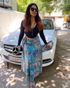 Ineya Instagram - 💙 
#No make up #nofilter #candid #casualstyle
