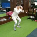 Isha Koppikar Instagram - This is what you call - Band Bajana 😂 @bodyholics #fitsporation #fit #workout #instafitness #gymlife #getfit #fitnessaddict #gym #fitnessmotivation #fitfam #exercise #bandworkout #workout #fitnessreels #reelsofinstagram #trendingreels #reelsvideo Mumbai, Maharashtra