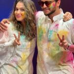 Isha Koppikar Instagram - Mauka milan ka kahan roz aaye 🔥 Happy Holi to all you 💙💚💛🧡❤️💜🤍 #ishakoppikar #melvinlouis #reels #reelitfeelit #dance #groove #happyholi #holimagic #peacetoall