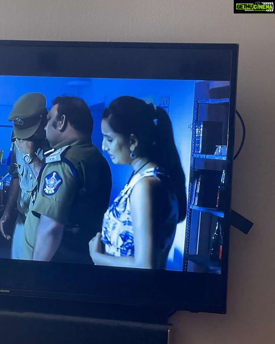 Ishika Singh Instagram - I don’t know it’s how many years since I worked In this cult film … but my friends still share these pics whenever they come across . Feels good … this time the min I saw this pic …first thing which came to my mind is …he is no more with us :( while I was in teens my seniors and elders use to say life is a journey enjoy it n I was like .. 🙄whatever .. now I get this … life is a journey folks … enjoy every second of it irrespective of result ..what really matters is how we enjoy our journey coz it’s in our hands n our destination is destined long before by the almighty . Let’s cherish every second .. laugh for no reason .. ignore things which hurt us … take stand… speak up … have opinion … or anything .. but live that moment n enjoy that moment ..#hrudayakaleyam #hrudayakaleyam_tb #friends #collegues #shooting #actorslife #actor #actoratwork #onceuponatime #acting #actorslife🎬 #tollywood #telugucinema #telugufilmnagar #telugufilmindustry #maheshkathi #lifequotes #lifephilosophy #lifejourney #journeyoflife #livelifetothefullest #livelifefully #nostalgia #nostalgic #shootingtime #workschedule