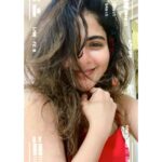 Iswarya Menon Instagram – Messy hair, strong coffee, a cozy corner …. issa mood…. Issa vibe 😼😽