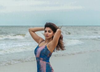 Iswarya Menon Instagram - 🌊 . @irst_photography