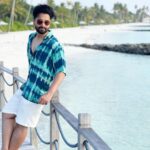 Jackky Bhagnani Instagram - Happiness comes in waves! High tides and good vibes 💙🏝🍀