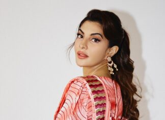 Jacqueline Fernandez Instagram - Day 2 for Sophie❤️ #promotions #bachanpanday 💄 - @shaanmu 👚 - @chandiniw @stacey.cardoz 👱‍♀️- @hairstylist_madhav 📸 - @leroifoto 🎥 - @thegxco @popmercy @sam_debroy