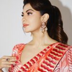 Jacqueline Fernandez Instagram - Day 2 for Sophie❤️ #promotions #bachanpanday 💄 - @shaanmu 👚 - @chandiniw @stacey.cardoz 👱‍♀️- @hairstylist_madhav 📸 - @leroifoto 🎥 - @thegxco @popmercy @sam_debroy