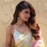 Jacqueline Fernandez Instagram - Had a great first day promotion with team #bachchanpandey!! 🥰 #SajidNadiadwala's #BachchhanPaandey directed by @farhadsamji @akshaykumar @kritisanon @arshad_warsi #AbhimanyuSingh @khan_aroosa6 @ssantoshshukla @wardakhannadiadwala @nadiadwalagrandson @tseries.official #BhushanKumar @ganeshacharyaa @azeemdayani 💄 - @shaanmu 👚 - @chandiniw @stacey.cardoz 👱‍♀️- @hairstylist_madhav 📸 - @leroifoto 🎥 - @thegxco @popmercy @sam_debroy