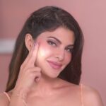 Jacqueline Fernandez Instagram – Summer is here and so is the season of harsh Sun, tanning and putting a shield to protect your skin.
Who likes to hide their face from the Sun every time before stepping out? I don’t!

Now, say no parda, no parda to Sun and step out with Lotus Safe Sun MatteGel Sunscreen with Vitamin C to have fun in the sun

#NeverHide from ☀️

Go grab your tube now from @lotus_herbals

#LotusHerbalsSunscreen #LotusSunscreen #LotusVitaminC #sunscreen #skincare #SPF #sunblock #ad