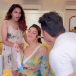 Jacqueline Fernandez Instagram - Gaurav does the best makeup… Bacchan Pandey releasing 18march Happy Holi @riturathee @jacquelinef143 @shaanmu #bacchanPandey #flyingbeast #jacky