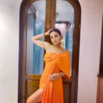 Jasmin Bhasin Instagram - 🍊 Outfit : @labeld Accessories: @siaartjewellery @labelsoflove Stylist : @d_devraj Assisted by : @bhairaviahuja Hair&Makeuo by : @monashairandbeauty