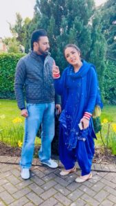 Jasmin Bhasin Instagram - 1 boyfriend vs 6 sahelian 😂😜 #gippygrewal #jasminbhasin
