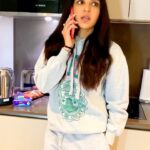 Jasmin Bhasin Instagram - Dil ke tukde kabhi judte nahi💔 #feelkaroreelkaro #feelitreelit #reelsinstagram #comedy London, Unιted Kingdom