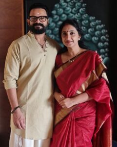Jayasurya Instagram - Maha shivarathri wishes 🤍🤍

@sarithajayasurya 
@sarithajayasurya_designstudio 
@anandhuthankachan__ 🤳