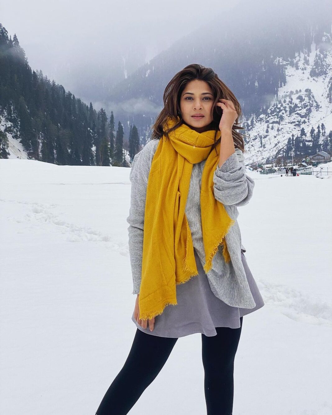 Jennifer Winget Instagram - I’m upto snow good!! ⛄️