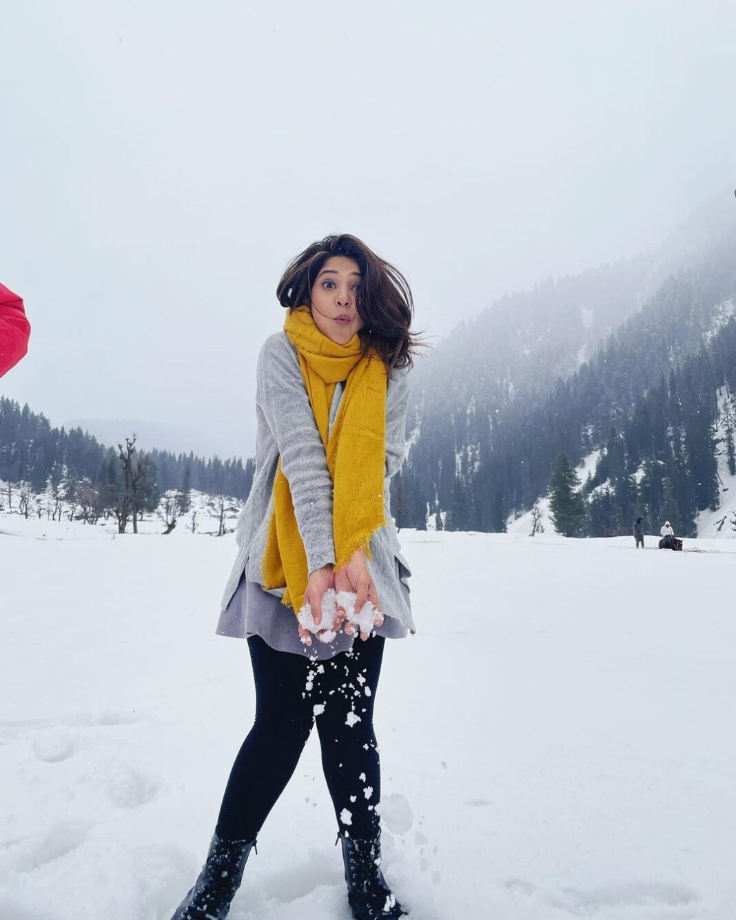 Jennifer Winget Instagram - I’m upto snow good!! ⛄️