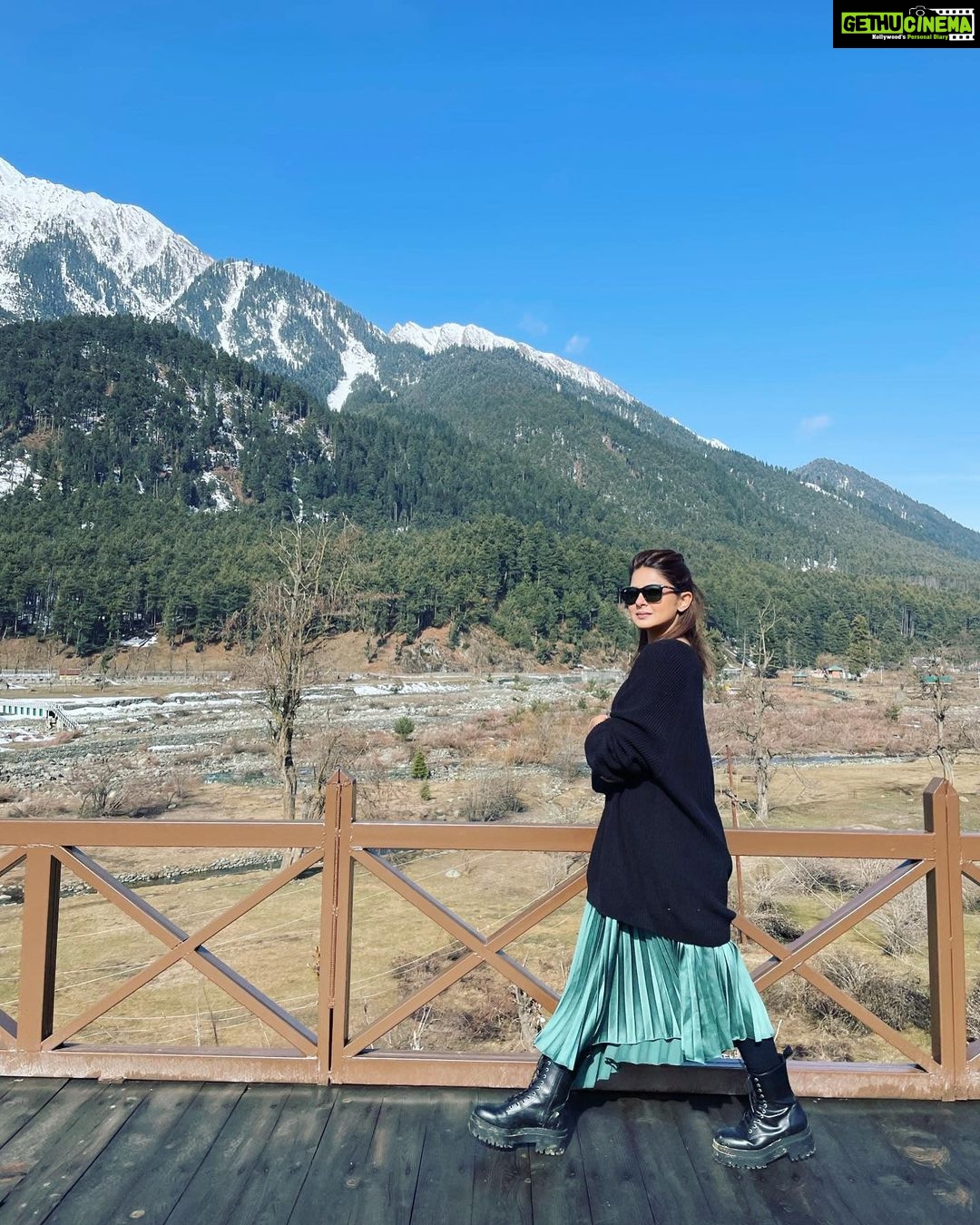 Jennifer Winget Instagram - All in a week’s travel! #walkabout
