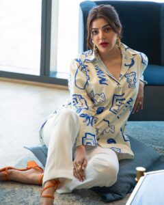 Kajal Aggarwal Instagram - #mondaymorningmood @fourseasonsresidencesmumbai
@aishwaryaa.nayak @ritikasachdevaa @saumyathakur @piyupalkar
@khan_do_makeup

@happispacein
@radhikaagrawalstudio
@blingthingstore
@rsr_ritirahulshah
@panache_by_prerna