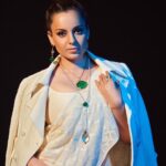 Kangana Ranaut Instagram - To be truly global one has to be truly local first 🇮🇳 Khadi can be hope for entire world which is struggling with the pollution from the fashion industry …. Millions of Tons of synthetic fabric is thrown in the ocean every year and fashion industry wastes are destroying soil, air and water equally… Khadi an organic and environment friendly fabric is the ultimate resolution the world is seeking… Let’s guide the world and explore the true genius of Bharata 🇮🇳 Was an honour to represent @kvicindia Jai Hind