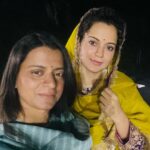 Kangana Ranaut Instagram - Today on the occasion of my birthday day …. Visited Bhagwati Shri Vaishnodevi ji… with her and my parents blessings looking forward to this year ❤️ Thank you everyone for your love and blessings 🙏