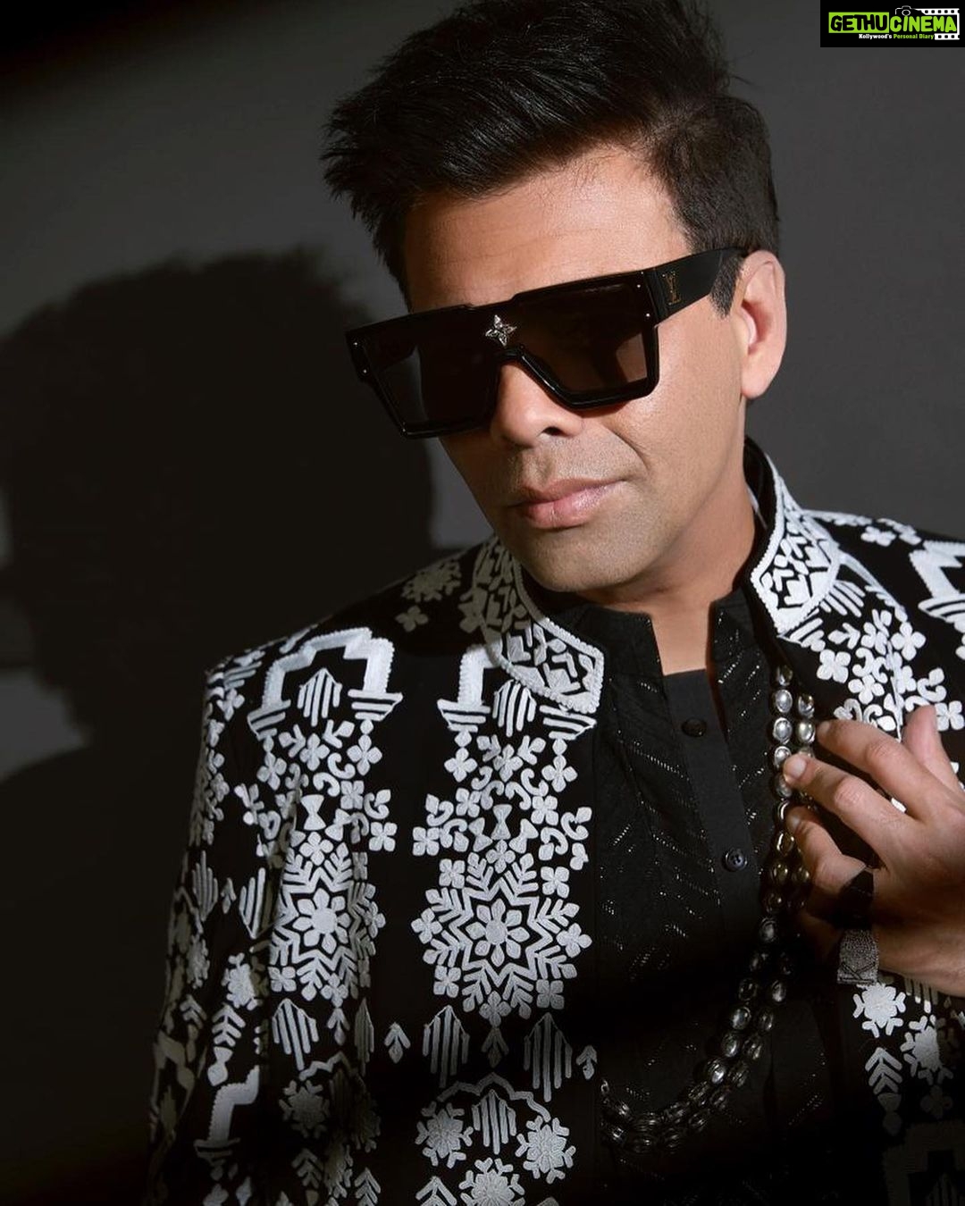 Karan Johar Instagram - Black and white and all things right! In @manishmalhotra05 styled by @ekalakhani hair @rajeev_gogoi make up @paresh_kalgutkar 📸 @maajidkhan88 managed by @len5bm