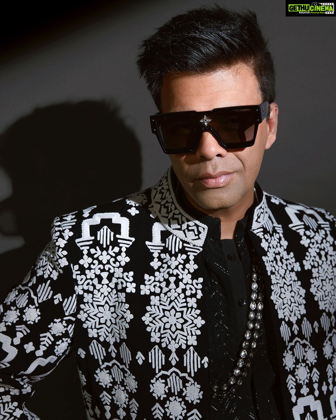Karan Johar Instagram - Black and white and all things right! In @manishmalhotra05 styled by @ekalakhani hair @rajeev_gogoi make up @paresh_kalgutkar 📸 @maajidkhan88 managed by @len5bm