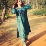 Kashish Singh Instagram - All she wants is to enlighten her soul and her environment ♥♥ #indiangirls #phiran #phiranstyle #Kashmir #yolo #girlslikeus #girlsfashion #bellavitakashish ❤❤ Mumbai - मुंबई