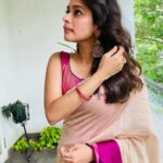 Keerthi shanthanu Instagram - Kiki…keeping it simple 🥰 🌺 This lovely saree & colour combo😍 thanxxx much #mariazeena mam @_.aj09_ for this lovely bday gift❤️ #saree #simple #kiki