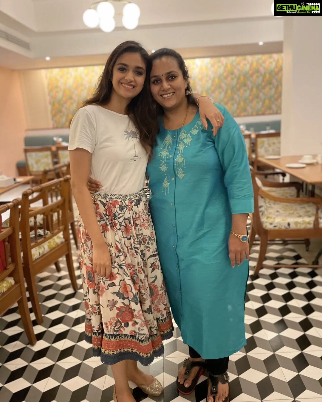 Keerthy Suresh Instagram - This is what happened when 5 of our different work meetings brought us together for a fun family get together. It was extra special since it's Revu's birthday. Happy birthday akkaveee!! @revathysureshofficial ❤️😘