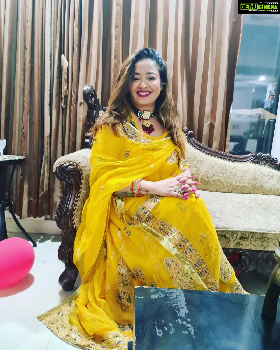 Kiran Rathod Instagram - May you lead a blissful, healthy and happy life. May Lord Narasimha shower you with his choicest blessings on the auspicious day of Phalguna Purnima. A very Happy Holika Dahan to you. May you be showered with good health, wealth, peace, joy and prosperity on this auspicious day—a very Happy Holika Dahan to you💌