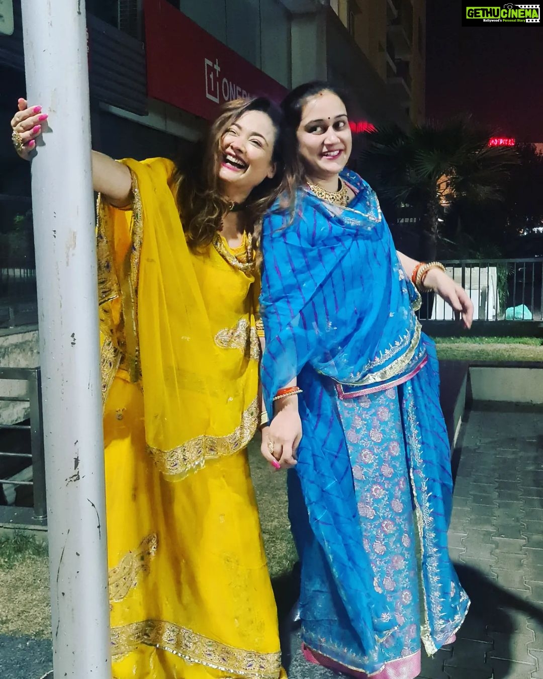 Kiran Rathod Instagram - May you lead a blissful, healthy and happy life. May Lord Narasimha shower you with his choicest blessings on the auspicious day of Phalguna Purnima. A very Happy Holika Dahan to you. May you be showered with good health, wealth, peace, joy and prosperity on this auspicious day—a very Happy Holika Dahan to you💌