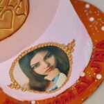 Komal Jha Instagram - @bakemycake_mumbai ❤️ Salaam~Waaley ~Kum Thank you Aejaz and Abdulla & bake my cake team for this lovely cake and guys if you want to order any kind of cake then do reach out to them Delivery available all over mumbai. Luv KJ 👑 Kya Karoge Location Janke