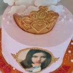 Komal Jha Instagram - @bakemycake_mumbai ❤️ Salaam~Waaley ~Kum Thank you Aejaz and Abdulla & bake my cake team for this lovely cake and guys if you want to order any kind of cake then do reach out to them Delivery available all over mumbai. Luv KJ 👑 Kya Karoge Location Janke