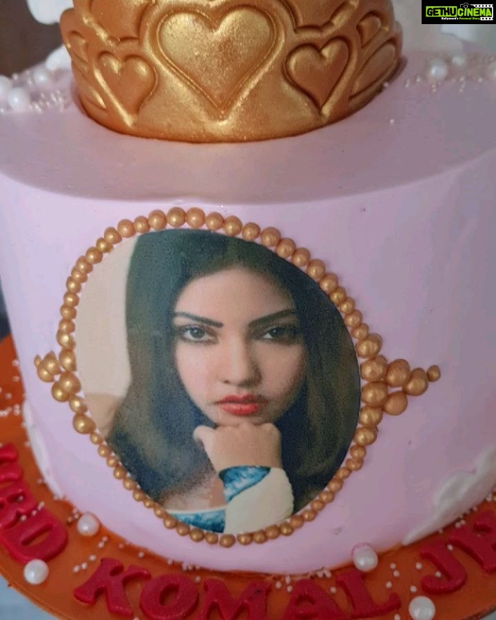 Komal Jha Instagram - @bakemycake_mumbai ❤️ Salaam~Waaley ~Kum Thank you Aejaz and Abdulla & bake my cake team for this lovely cake and guys if you want to order any kind of cake then do reach out to them Delivery available all over mumbai. Luv KJ 👑 Kya Karoge Location Janke