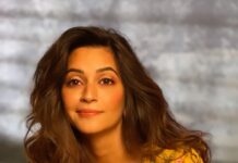 Kriti Kharbanda Instagram - The heat wave got me like 😏😏 . . . . #moodrightnow #staysafe ☀️