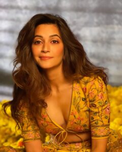 Kriti Kharbanda Instagram - The heat wave got me like 😏😏 . . . . #moodrightnow #staysafe ☀️