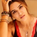 Kriti Sanon Instagram - M Y R A ❤️ #BachchhanPaandey