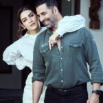 Kriti Sanon Instagram - Couldn’t decide which picture to post, why not post them all? 🤪😉👻 Bachchhan & Myra in full swag! 😎 Have you met them yet? In cinemas NOW! 💖💖 @akshaykumar @nadiadwalagrandson