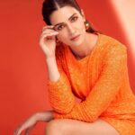Kriti Sanon Instagram - Orange is the new black? 🍊 Don’t know about that, but I’m surely craving an orange candy now 🤪😉! #BPPromotions