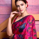 Kriti Sanon Instagram - 🌺 🌺 Outfit - @asthanarangofficial HMU @aasifahmedofficial @adrianjacobsofficial Styled by @sukritigrover 📸: @harjeetsphotography