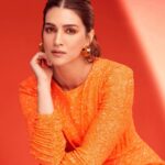 Kriti Sanon Instagram - Orange is the new black? 🍊 Don’t know about that, but I’m surely craving an orange candy now 🤪😉! #BPPromotions