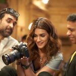 Kriti Sanon Instagram - Going down the memory lane.. BTS Dump! #BachchhanPaandey What a blast we had shooting this film. One of my most fun film schedules.. 🥳💜 I guess that reflects on screen eventually 🤪😉 @akshaykumar @nadiadwalagrandson @farhadsamji @arshad_warsi @pankajtripathi @wardakhannadiadwala