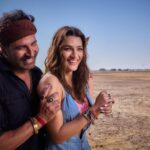 Kriti Sanon Instagram - Going down the memory lane.. BTS Dump! #BachchhanPaandey What a blast we had shooting this film. One of my most fun film schedules.. 🥳💜 I guess that reflects on screen eventually 🤪😉 @akshaykumar @nadiadwalagrandson @farhadsamji @arshad_warsi @pankajtripathi @wardakhannadiadwala